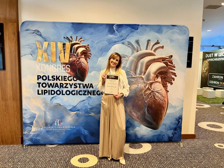 Klaudia Wiśniewska, dietetyczka kliniczna, z dyplomem za II miejsce w konkursie PoLA Best Case Report Award 2024 na XIV Kongresie Polskiego Towarzystwa Lipidologicznego.